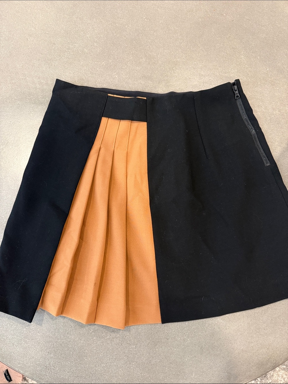 Alice + Olivia Black Skirt with Tan Pleated Insert